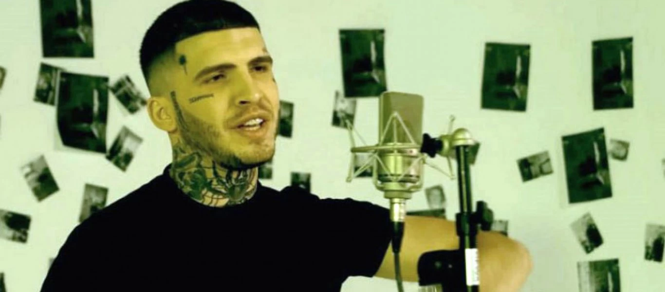 Θεσσαλονίκη: Χειροπέδες στην «αφέντρα» που κατηγορείται ότι εκβίαζε τον ράπερ Lamanif